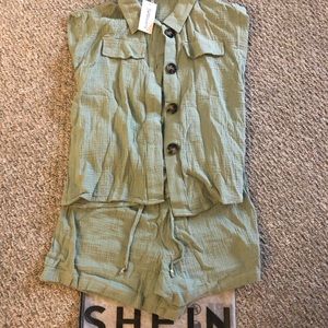 NWOT super cute olive green two piece set!